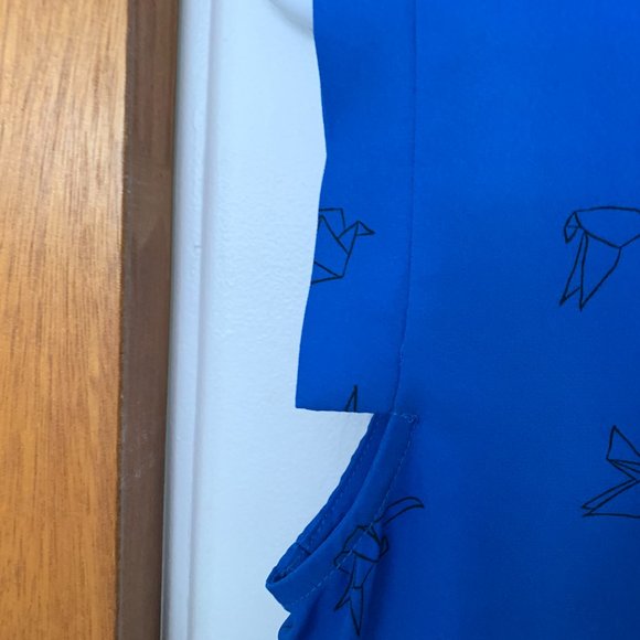 Blue blouse with oragami birds - Picture 5 of 7